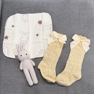 Charming Cream Kids Socks with Bows gift set